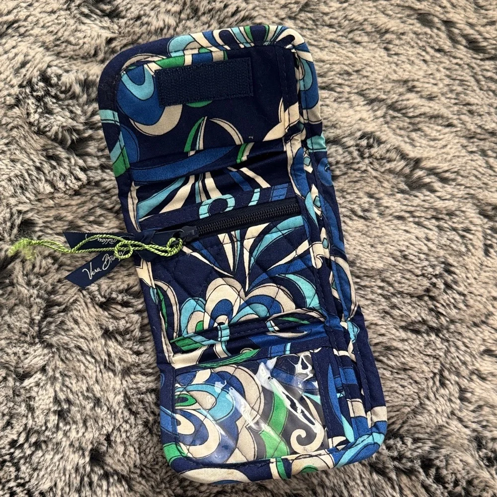 New Vera Bradley Navy, Green & Cream Quilted Fold Wallet - Picture 4 of 4